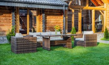 Коричневый