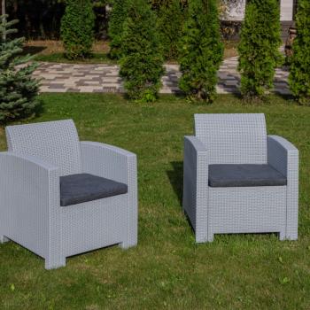 Цвет пластика: светло-серый/Цвет подушек:серый