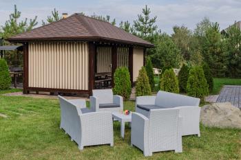 Цвет пластика: светло-серый/Цвет подушек:светло-серый