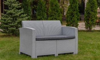 Цвет пластика: светло-серый/Цвет подушек:серый